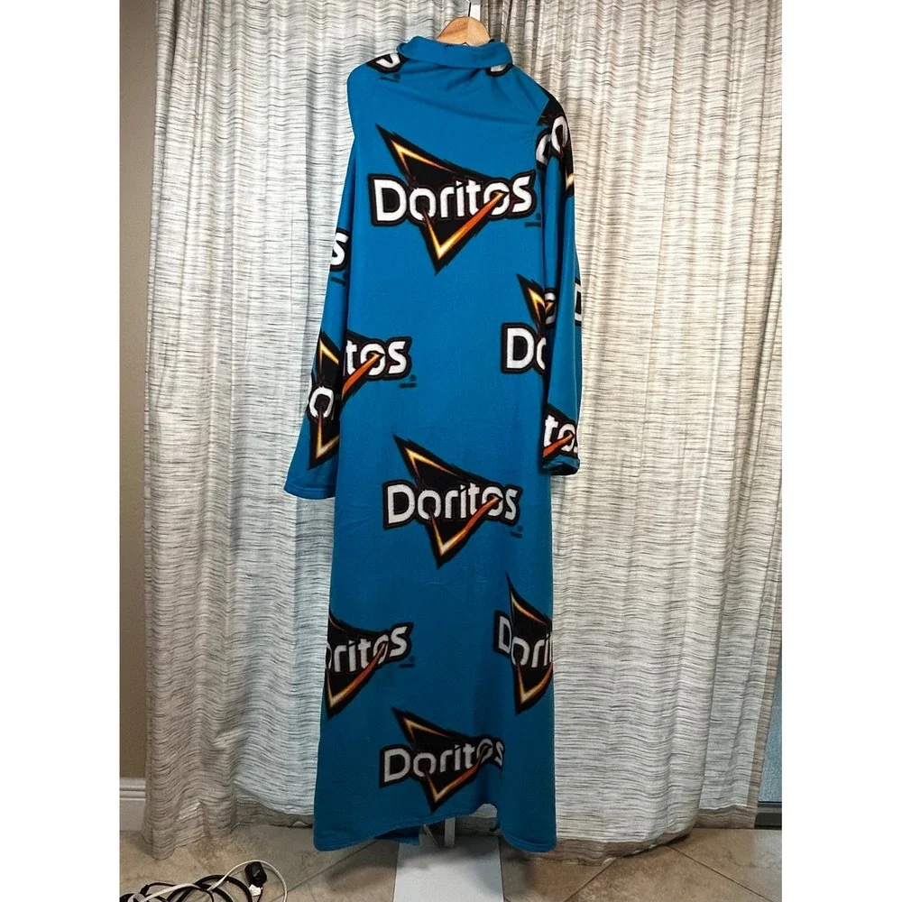 Snuggie Wearable Blanket Blue Unisex One Size Doritos Logo Fleece w Sleeves EUC